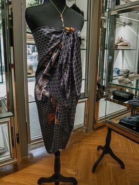 Oversized Black Baroque Print Silk-Like Scarf/Shawl/Hijab/Beach Cover Up NWOT